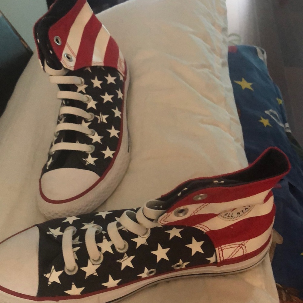 Shoes women 7 or 5 men a universal converse shoe